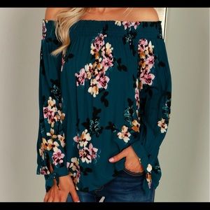 Floral Smocked Top hunter green.